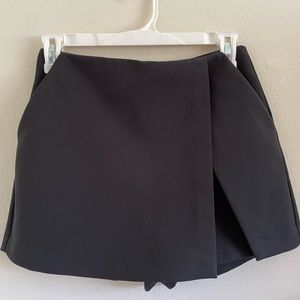 Black skort